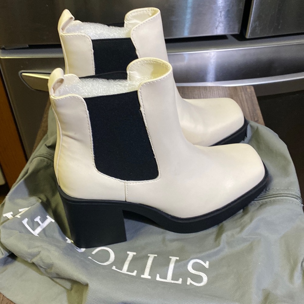 White mia women’s boot